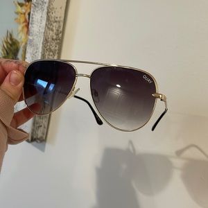 Quay x Desi Oversized Aviators